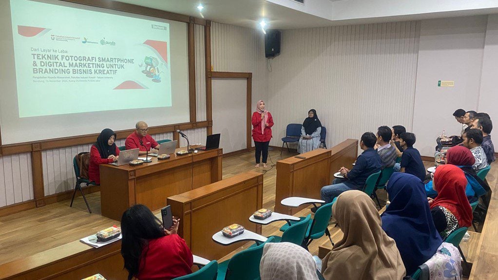 Workshop Penyuluhan dan Pelatihan mengenai Branding Communication dengan Yayasan Wahana Bina Insani Magister Desain Telkom University University